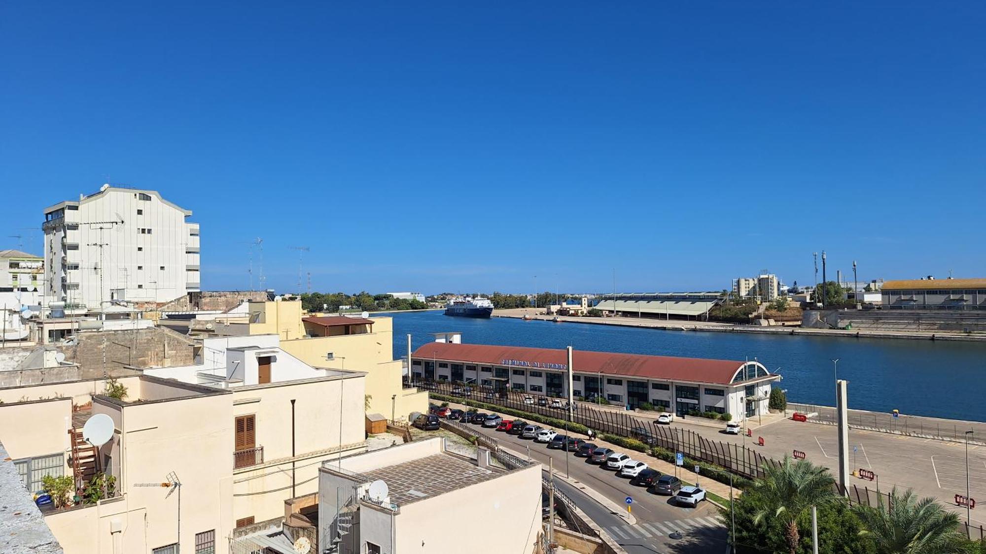 Attico Liberty Guest House Бриндизи Экстерьер фото