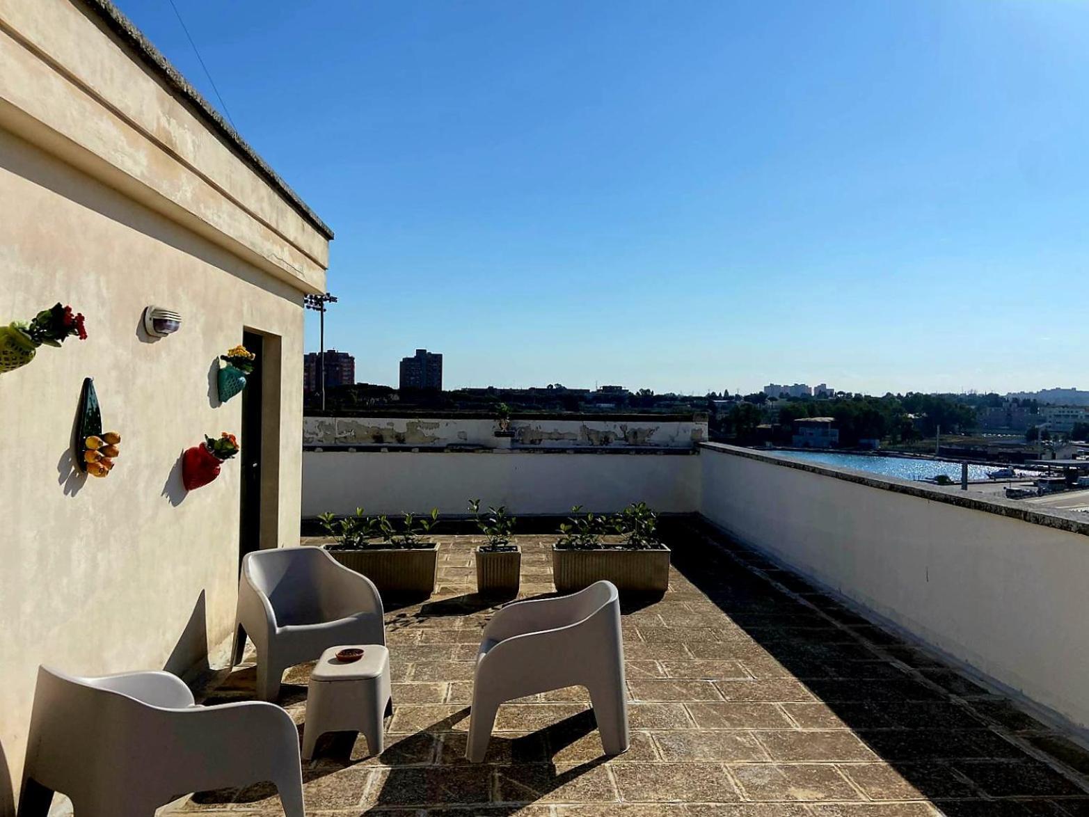Attico Liberty Guest House Бриндизи Экстерьер фото